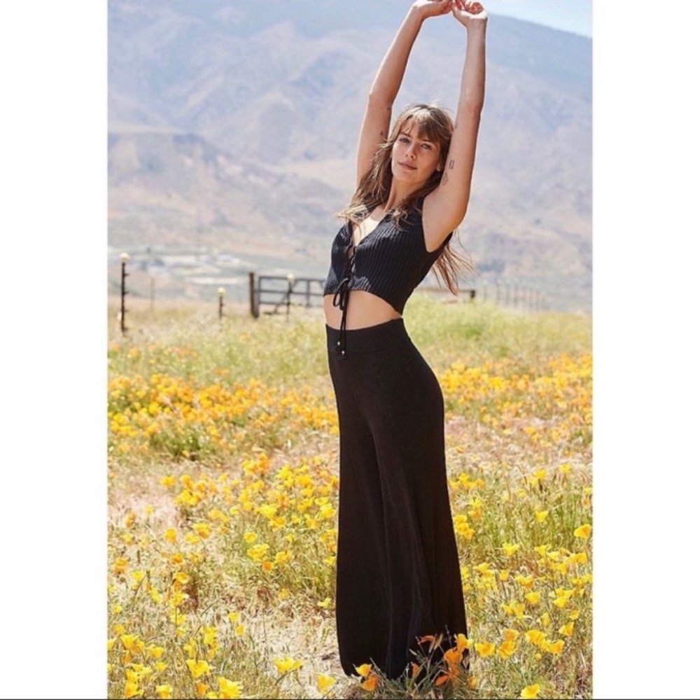 New Free People Intimately 2 piece knit set - Picture 2 of 9
